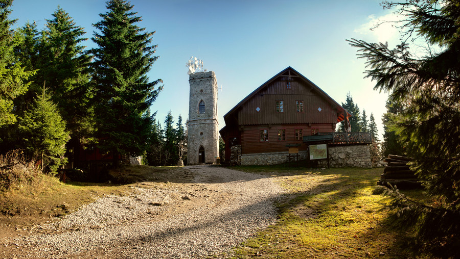 Horská bouda a rozhledna Žalý